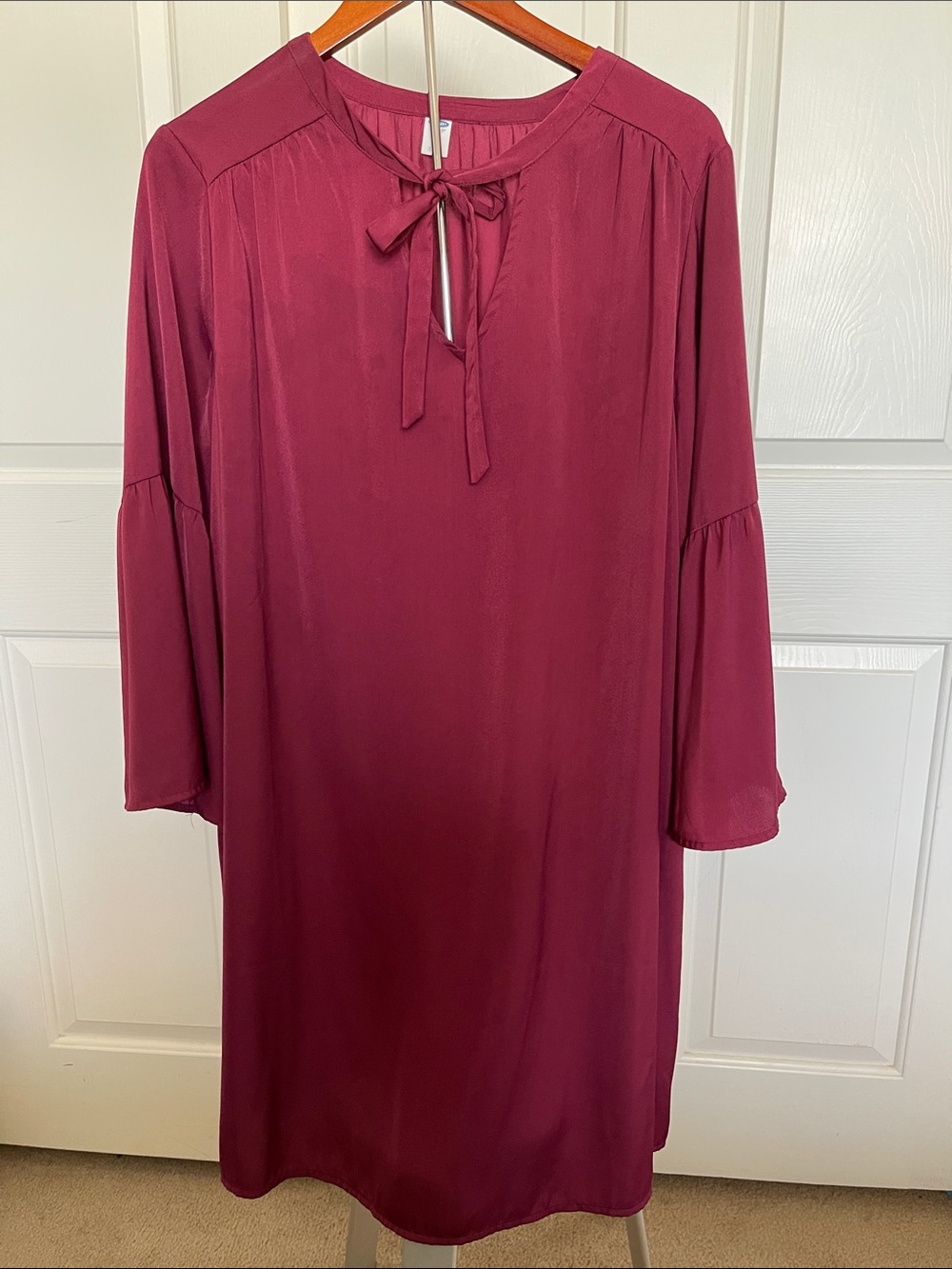 Old navy Women's Burgundy V-Neck Tie-Detail Dress